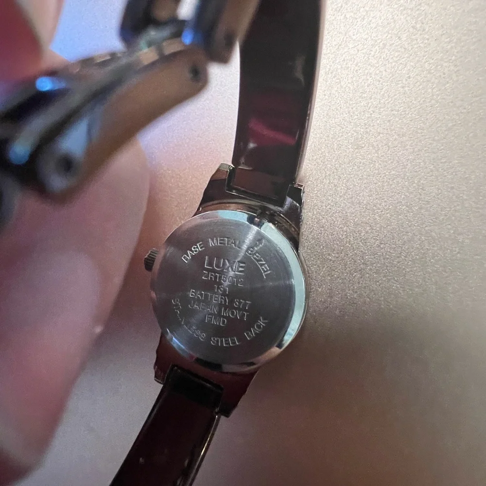 Lux Brown Watch with Elegant Metal Design